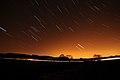 Star trails fotografiats mirant cap al nord-oest.