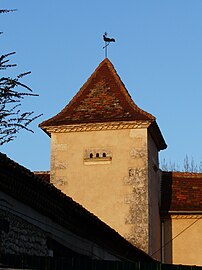 Pigeonnier dans le bourg.