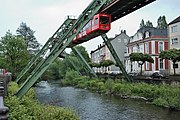 Isang tren sa Wuppertal noong 2010