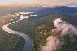 Vue de la rivière Aniouï dans le raïon Nanaï, au sud-est.