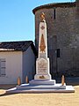 Le monument aux morts sur la place du bourg (sept. 2012).