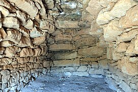 Voûtement formé de trois encorbellements, sur les côtés et au fond (Ademús, pays valencien, Espagne).