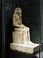 Homme avec sur le socle le cartouche de Mykérinos (trouvé à Edfou)