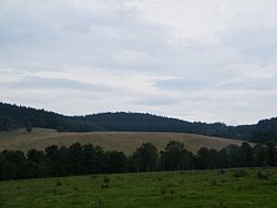 Vrch Jáchym z pohledu od lobendavského hřbitova