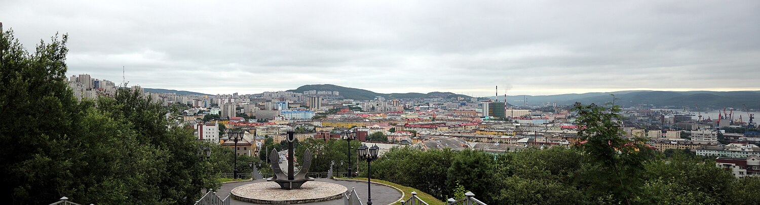 Panorama vido de la urbo je julio 2012