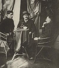 na fotografii z r. 1913 Jar. Brabec (vlevo), Al. Jalovec (uprostřed) a Karel Pecháček (vpravo)