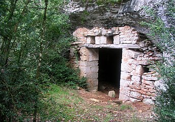 Cave fromagère d'Issis.