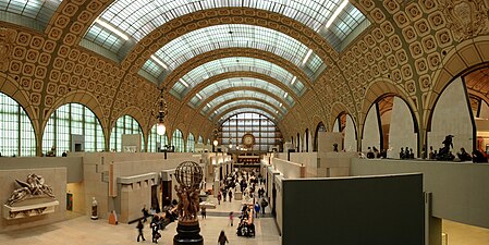 Il Museo d'Orsay, conversione di una stazione del XIX secolo (1978–1986) di Gae Aulenti