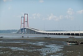 Suramadubrug gezien vanaf Surabaya