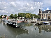 De Muntbrug in opengedraaide staat (september 2020)