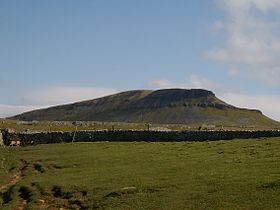 Vue du Pen-y-ghent depuis Horton in Ribblesdale.