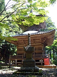 Hōkyōintō presso Onsen-ji (Toyooka)