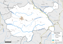 Carte en couleur présentant le réseau hydrographique de la commune