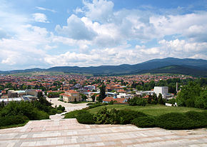 Panaghiurște, văzut de pe dealul monumentului