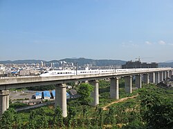 甬台溫鐵路過境