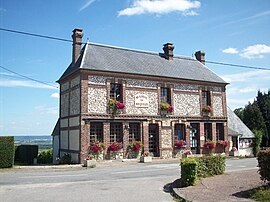 The town hall in Bouquelon