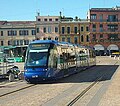 Tram nel tratto privo di linea aerea