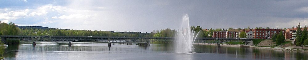 Parkbroen er en bro som går over Skellefte elv