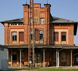 Het stationsgebouw in 2007