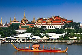 Grand Palais, Bangkok, Thaïlande vu de la rivière Chao Phraya.