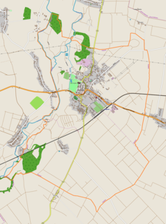 Mapa konturowa Głogówka, w centrum znajduje się punkt z opisem „Kościół Świętego Krzyża w Głogówku”