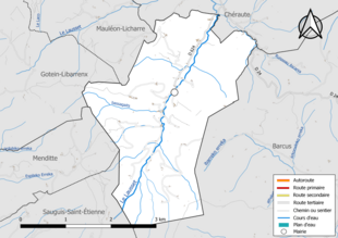 Carte en couleur présentant le réseau hydrographique de la commune