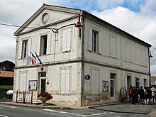 Ang Town Hall sa Hautefage-la-tour