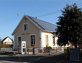 Gemeentehuis en school