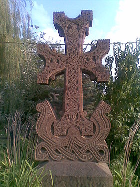 Khatchkar aux bras libres, date récente, Sourp Gevorg de Moughni[Ic. 3].