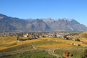 Blick auf Aigle mit Schloss