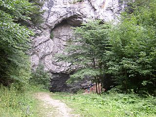 Eingang der Höhle Býčí skála