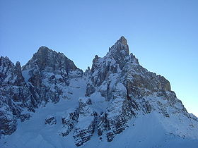 La Cima di Vezzana (à gauche) et le Cimon della Pala (à droite).