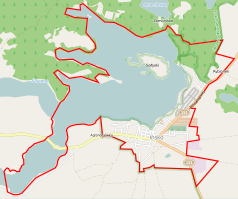 Mapa konturowa Ińska, w centrum znajduje się owalna plamka nieco zaostrzona i wystająca na lewo w swoim dolnym rogu z opisem „Ińsko”