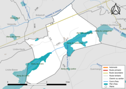 Carte en couleur présentant le réseau hydrographique de la commune