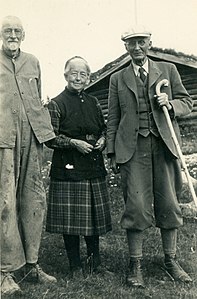 Ernst (t.v.) med Kristine Bonnevie og broren Vilhelm Bjerknes, ca. 1946