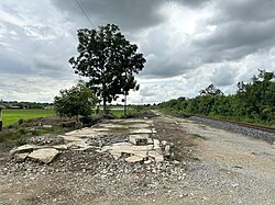 ซากอดีตสถานีทะเลบกในทางรถไฟสายสุพรรณบุรี