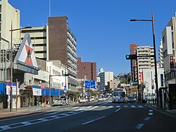 旧電車通り沿いに広がる中心部の風景