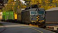 EL 14.2200 passerer Nordagutu med Gt 5803. Dette loket ble lagt til i bestillingen etter Grefsenulykken som erstatning for EL 11.2150. Foto: Aksel Syftestad Lister