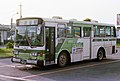 いすゞ製の大型短尺車 (5453) P-LT312J、1984年式 富士重工製15型E車体架装 車幅が中型車並みのナロータイプ。旭営業所に配属され、瀬谷駅 - 細谷戸線で専ら使用された。