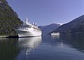 Cruiseskip ved Flåm