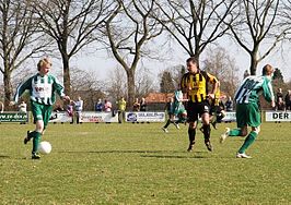 Merijn Jacobs van DSV aan de bal in de met 2-0 gewonnen wedstrijd tegen SES op 27 maart 2011.