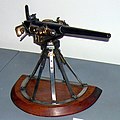 A Masséna könnyű tüzérségi fegyverzetébe 12 db (12 x 1) 47 mm L/40 M1885 (Canon de 47 mm modèle 1885) is tartozott.