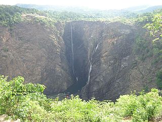 Las cataratas durante el verano