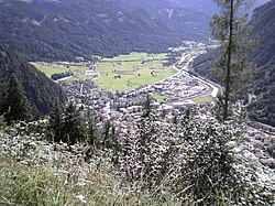 Vue sur la vallée et la commune de Predazzo.