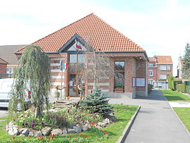 The town hall in Tressin