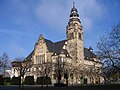 Stadhuis (bouwjaar 1912-1914, met 51 meter hoge toren)