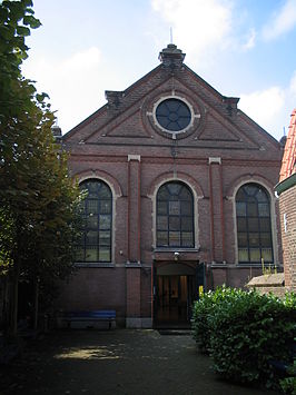 De kerk gezien vanaf het Achterom