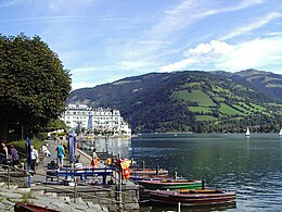 ZellAmSee UferPromenade GrandHotel.JPG