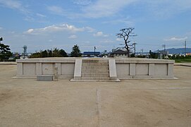 百済寺の東塔の壇上積基壇