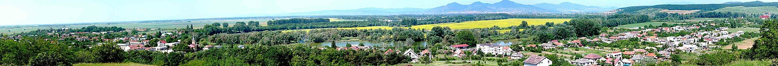 Bodrogszerdahelyi panoráma. A horizonton Tokaj-hegyalja és Sátoraljaújhely Sátorhegye látszik.